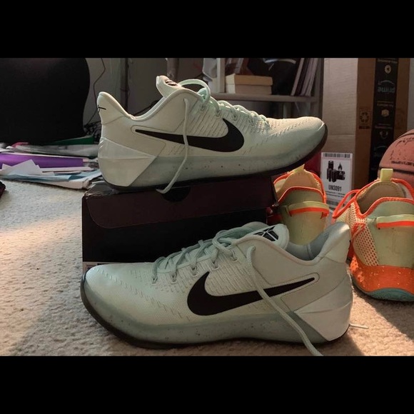 Athletic_Shoes